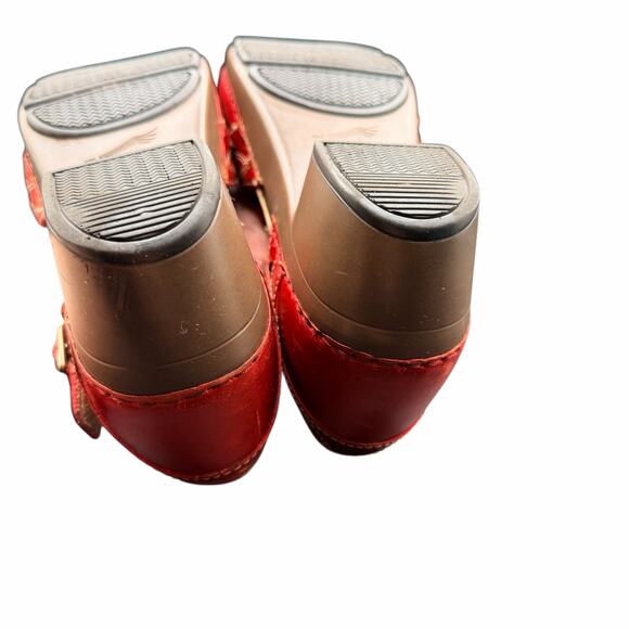 Dansko Red Leather Mary Jane Clog Heels Size 39 US 8.5–9 Floral Cutout Comfort - Picture 8 of 14